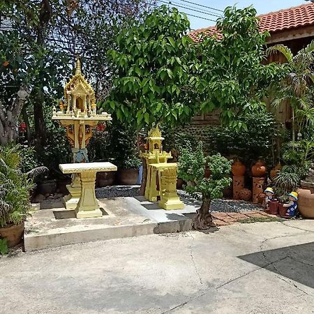 J&J Guesthouse Sukhothai Exterior photo
