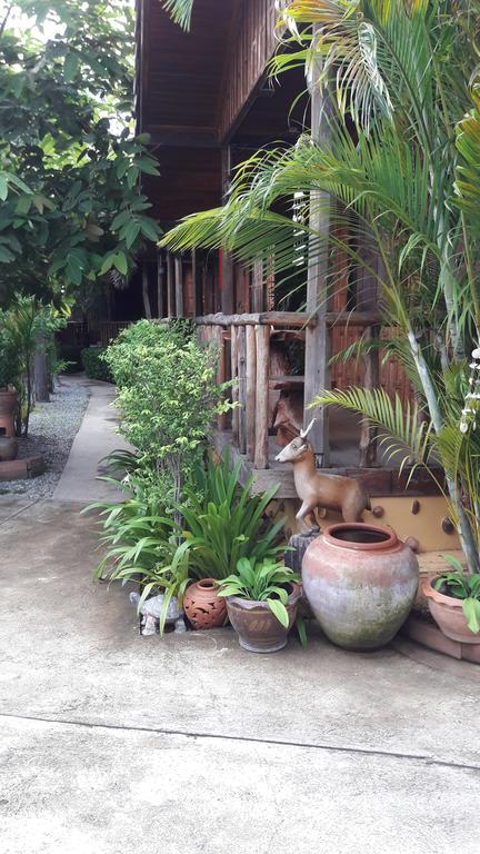 J&J Guesthouse Sukhothai Exterior photo