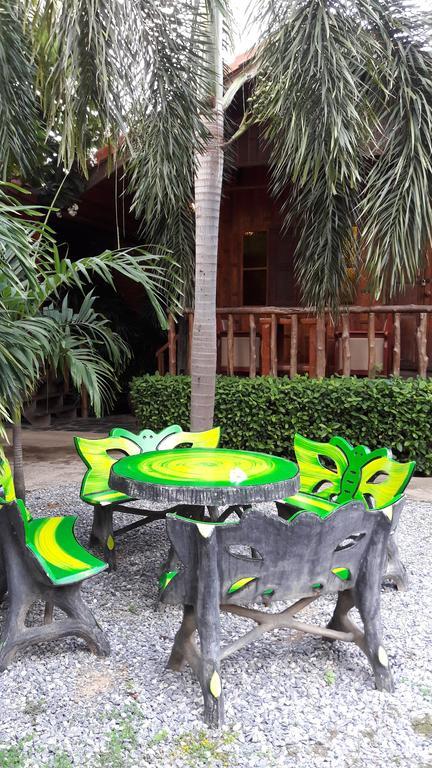 J&J Guesthouse Sukhothai Exterior photo