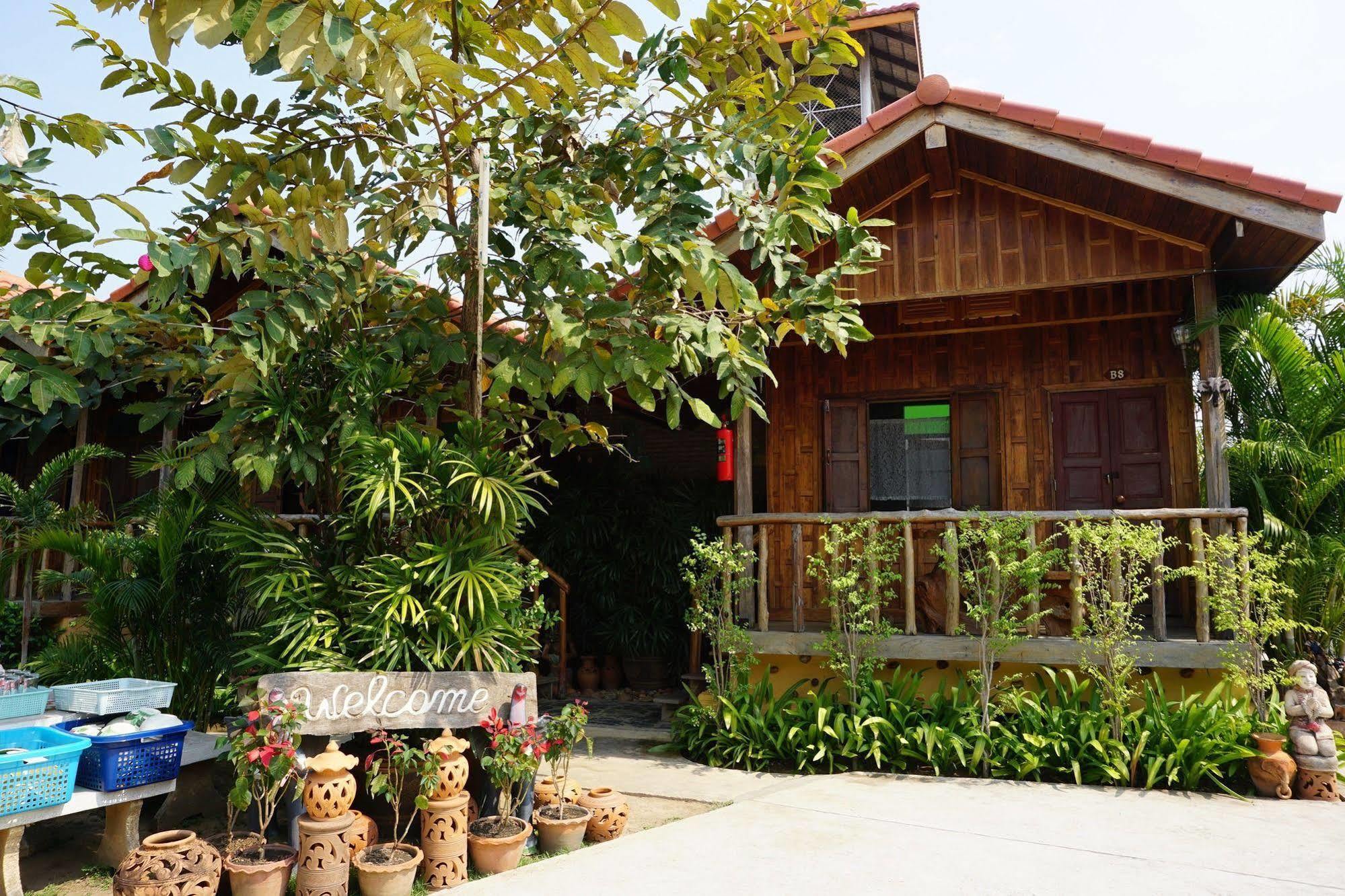 J&J Guesthouse Sukhothai Exterior photo