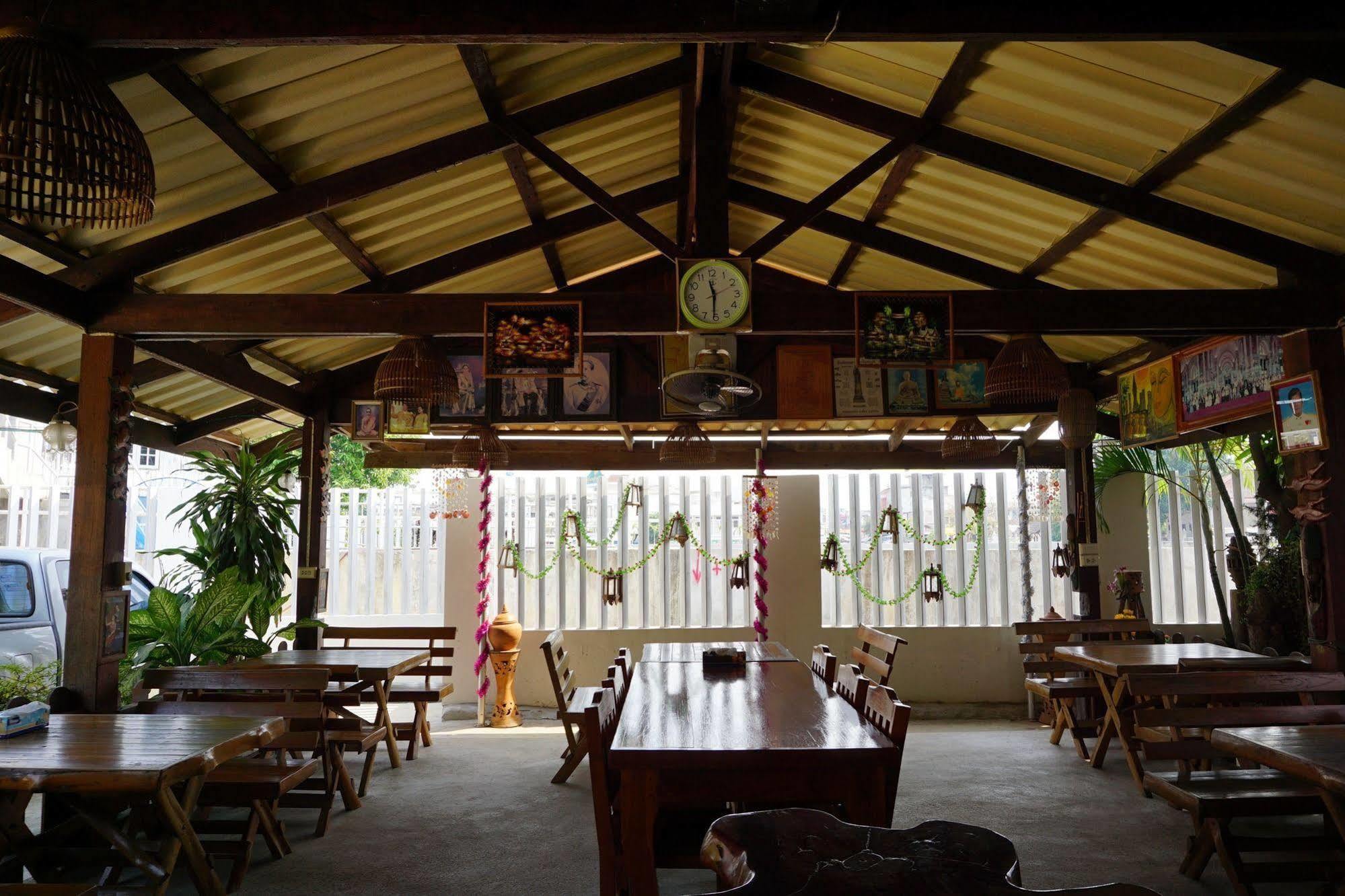 J&J Guesthouse Sukhothai Exterior photo