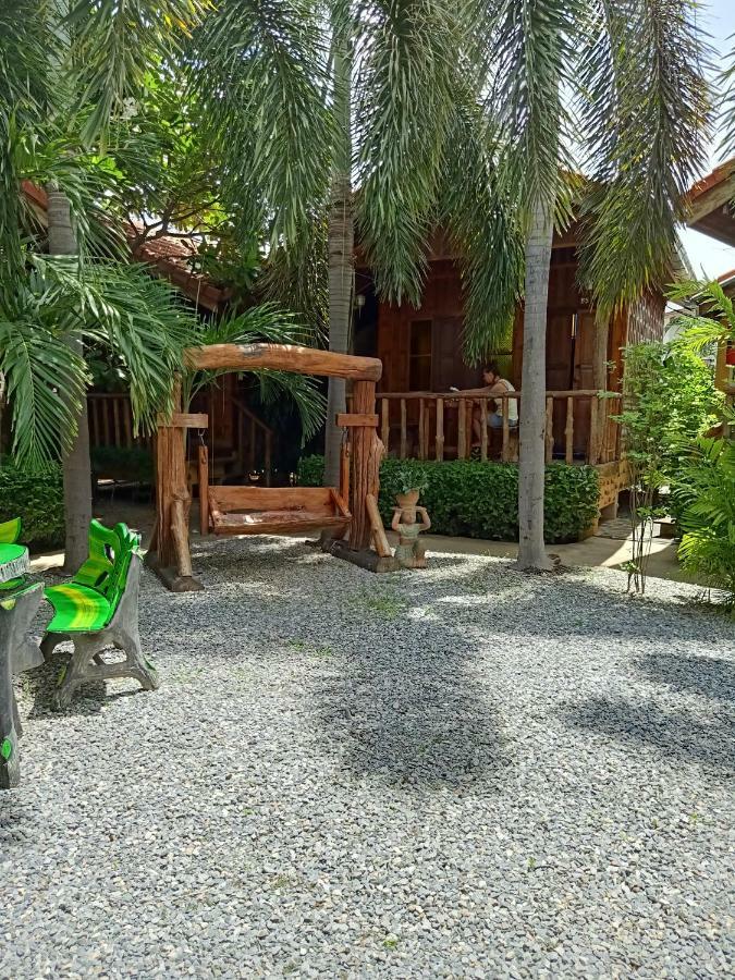 J&J Guesthouse Sukhothai Exterior photo