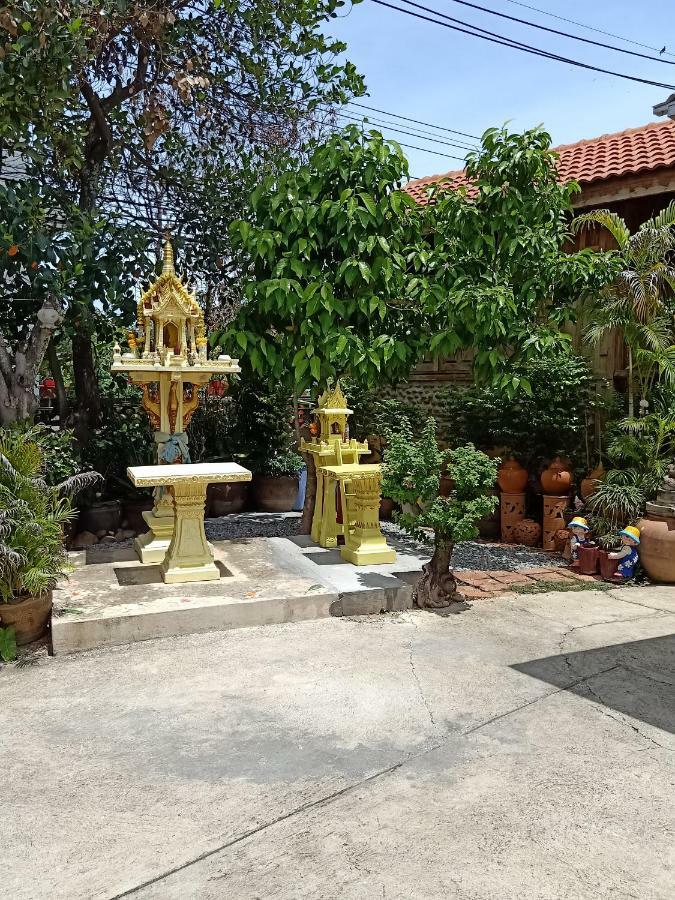 J&J Guesthouse Sukhothai Exterior photo