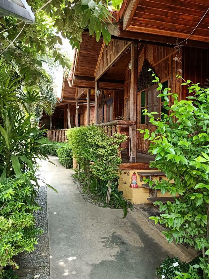 J&J Guesthouse Sukhothai Exterior photo