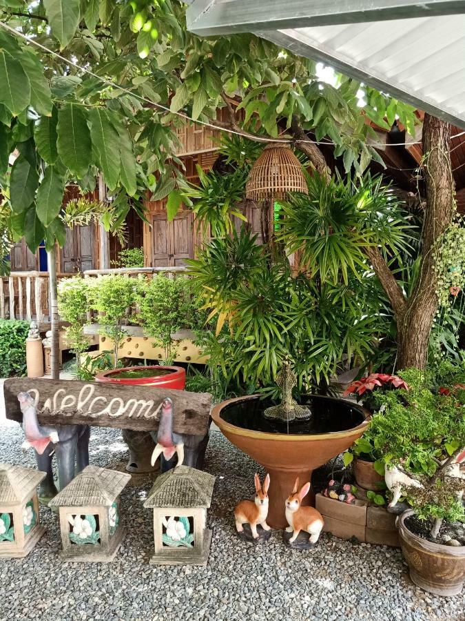 J&J Guesthouse Sukhothai Exterior photo