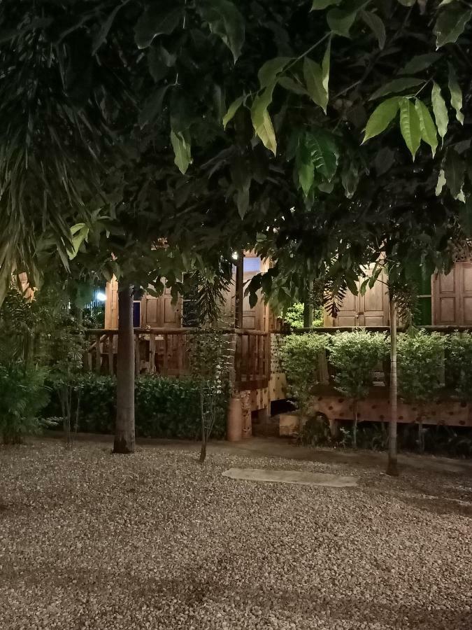 J&J Guesthouse Sukhothai Exterior photo