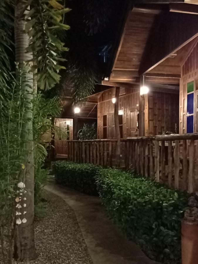 J&J Guesthouse Sukhothai Exterior photo